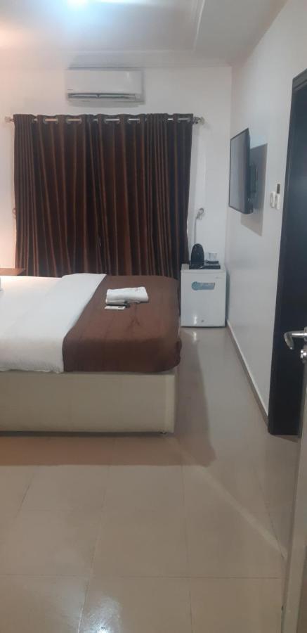Presken Hotel @Villa Ikeja Kültér fotó