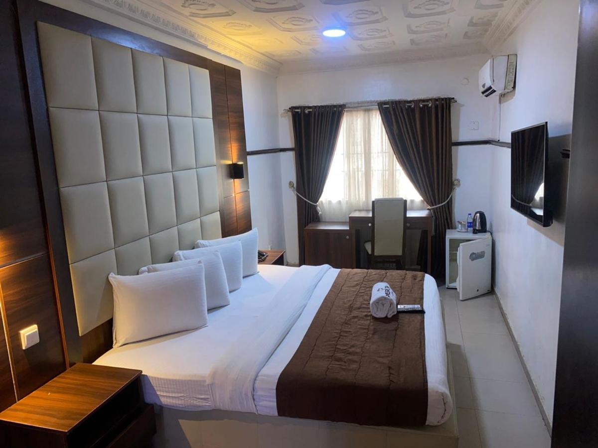 Presken Hotel @Villa Ikeja Kültér fotó