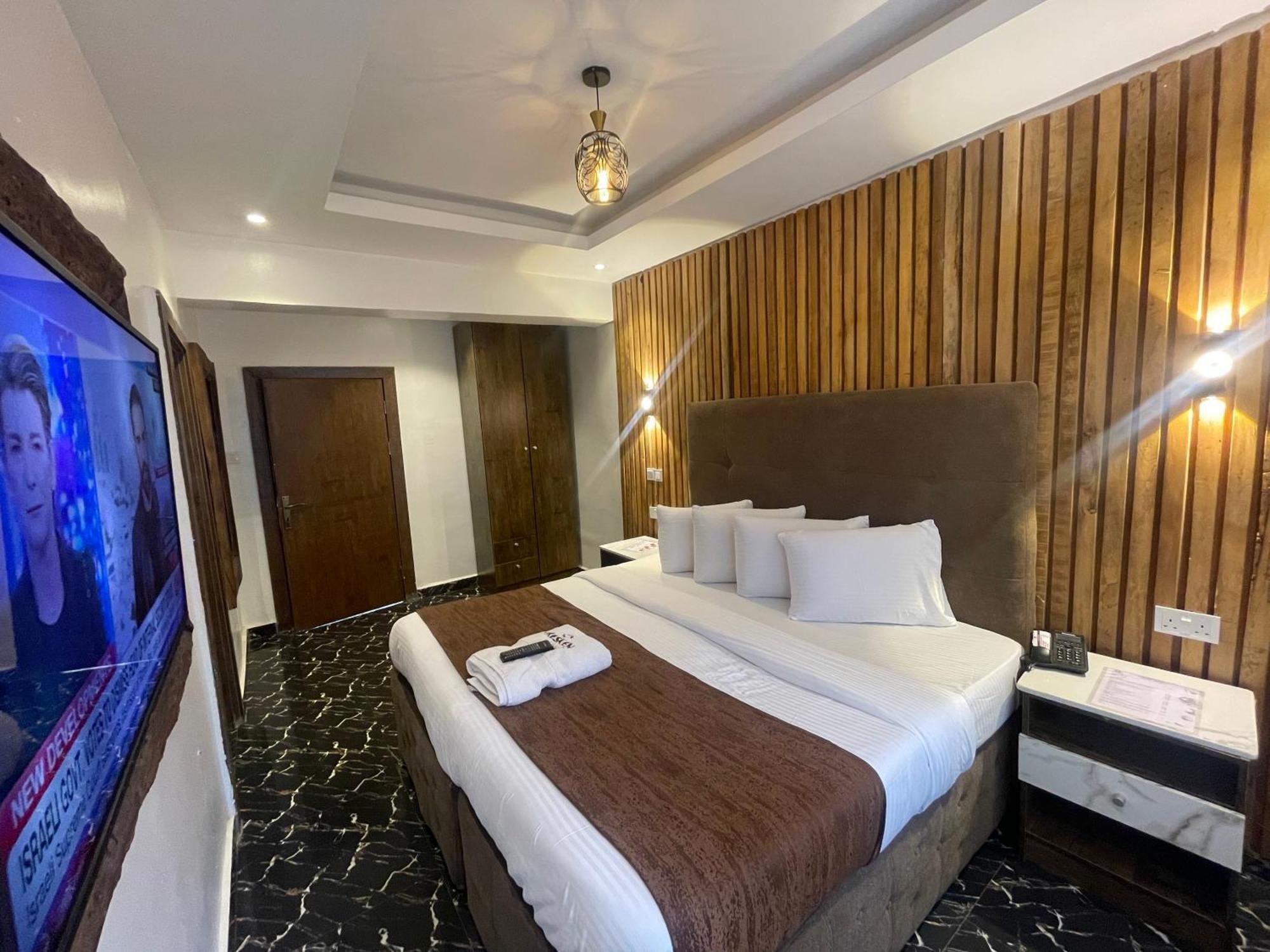 Presken Hotel @Villa Ikeja Kültér fotó