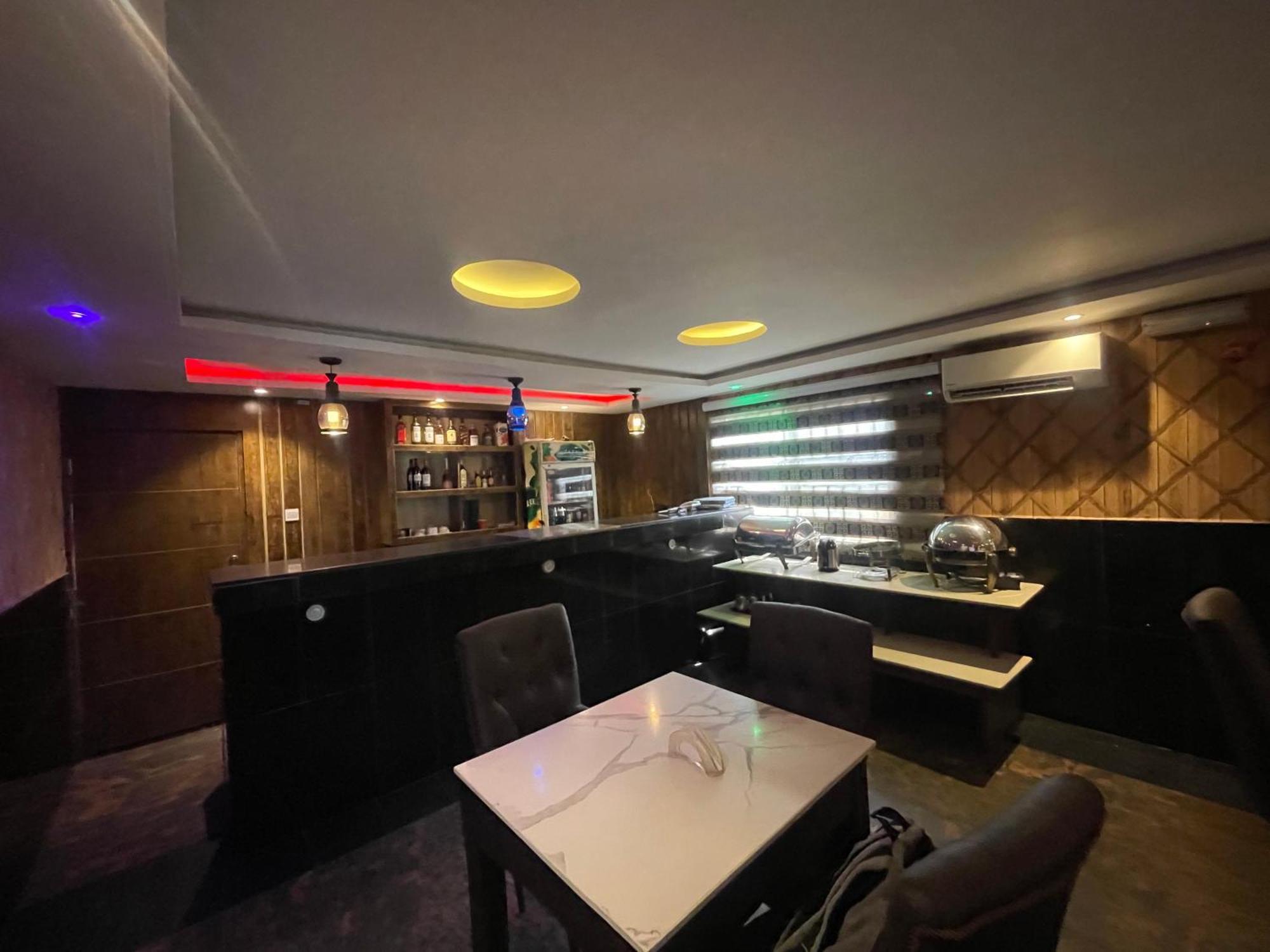 Presken Hotel @Villa Ikeja Kültér fotó